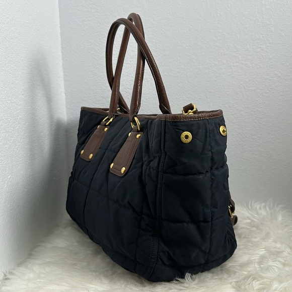 Elegant Brown Leather Women's Bag - Picture 7 of 17